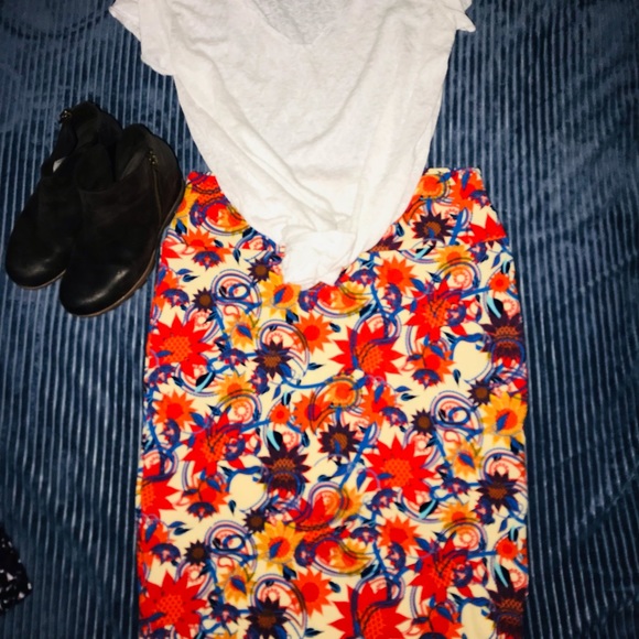 Cassie LuLaRoe Skirt - Picture 1 of 4